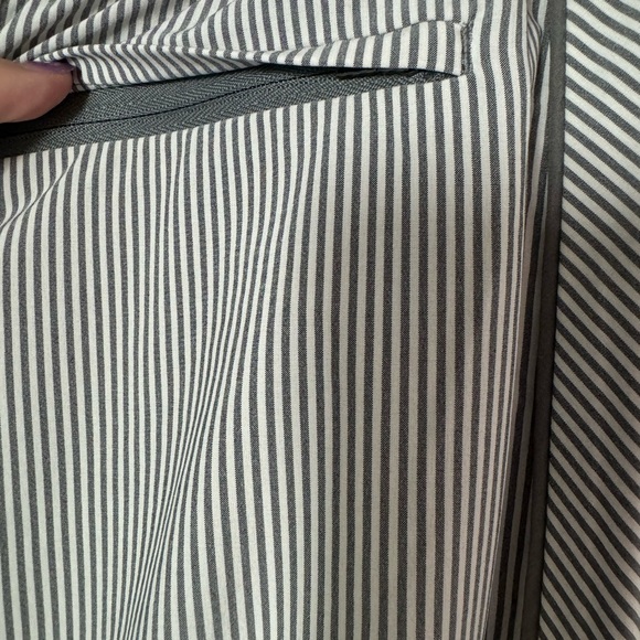 Athleta Casual Slacks. Stretch Fabric. Elastic Back Waist. Zip Back Pockets S-8. - Picture 6 of 10